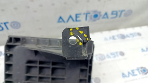 Battery tray Ford Explorer 11-19 rusty mount, crack in mount