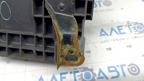 Battery tray Ford Explorer 11-19 rusty mount, crack in mount
