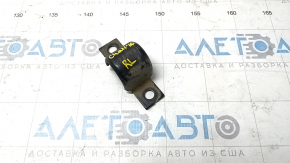 Rear stabilizer bar mounting bracket left Dodge Challenger 09-
