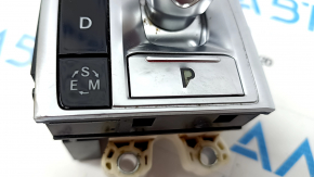Gear shifter with handle Infiniti QX30 17-19 swollen chrome, torn leather on the handle