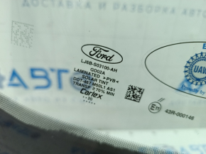 Ford Escape MK4 windshield 20-22 air on edge, chips