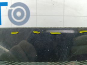 Ford Escape MK4 windshield 20-22 air on edge, chips