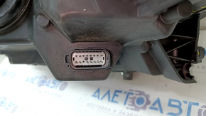 Headlight front right bare Ford Escape MK4 20-22 halogen + LED DRL, broken fasteners, broken housing, scratches, spare parts unit does not work