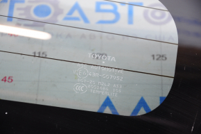 Rear glass of the trunk door small Toyota Prius 20 04-09 scratches