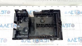 Jeep Cherokee KL 14-23 underhood fuse box housing broken fasteners