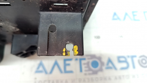 Jeep Cherokee KL 14-23 underhood fuse box housing broken fasteners