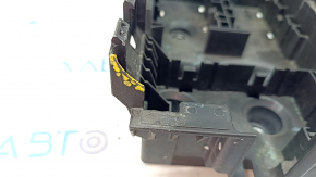 Jeep Cherokee KL 14-23 underhood fuse box housing broken fasteners