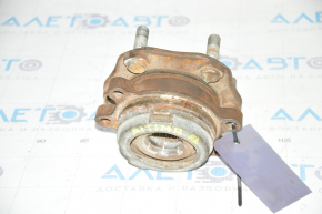 Front left hub Nissan Altima 13-18 rusty