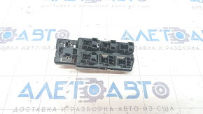 Fuse box underhood Lexus RX400h 06-08