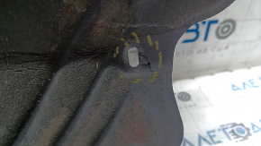 Ford Escape MK4 20-22 FWD engine guard is oiled, torn