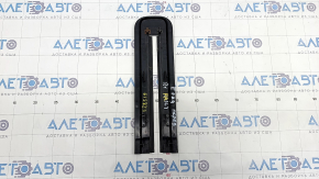 Seat runner trim 2nd row left Infiniti JX35 QX60 13- front right, black, scratches