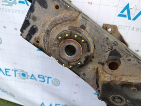 Rear subframe of Infiniti JX35 QX60 13- AWD is rusty, 3 silent parts are torn, 2 silent parts are cracked