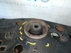 Rear subframe of Infiniti JX35 QX60 13- AWD is rusty, 3 silent parts are torn, 2 silent parts are cracked