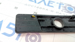 Wing-headlight seal right Audi A4 B9 17 - broken fasteners