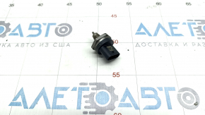 Fuel pressure sensor Mercedes GLC 16-22 on the fuel rail