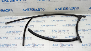 Front right glass seal Porsche Macan 15-18 with molding, matt black, torn