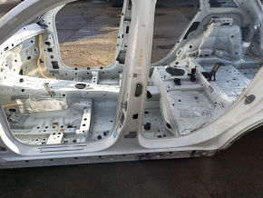 Body pillar central left Mercedes GLC 16-22 on the body