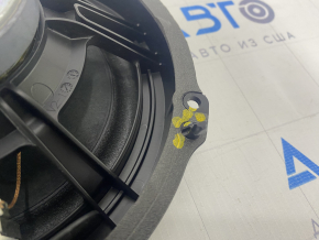The rear right door speaker Ford Ecosport 18-22 is dented, the guides are broken