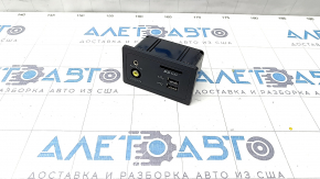 USB Hub, AUX Infiniti Q50 14- scratches