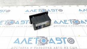 USB Hub, AUX Infiniti Q50 14- scratches