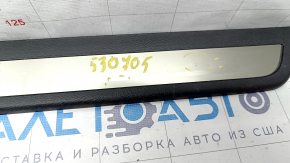Door sill trim front left outer Infiniti Q50 14- pokes on chrome, scratches
