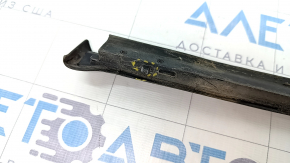 Door seal lower front right Porsche Macan 15-18 broken fasteners