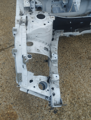 Front right quarter Chevrolet Volt 16- on the body, white