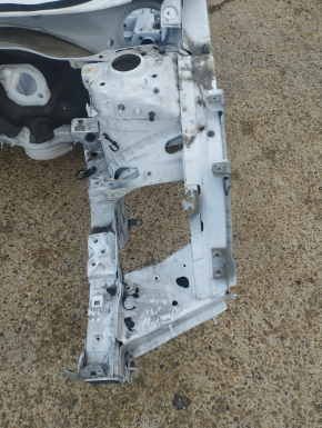 Front left quarter Chevrolet Volt 16- on the body, white
