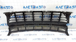 Front bumper grille central Porsche Macan 15-18 for parking sensors, structure, cracked, scratches