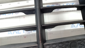 Front bumper grille central Porsche Macan 15-18 for parking sensors, structure, cracked, scratches