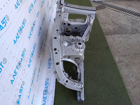 Front right quarter BMW 5 G30 17-23 silver