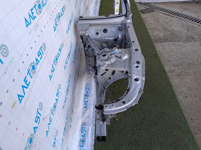Front quarter left BMW 5 G30 17-23 silver, with central pillar