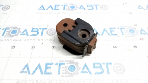 Exhaust manifold bracket rear left Lincoln Nautilus 19-23 with rubber