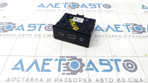 USB Hub, AUX Chevrolet Malibu 19- scratches