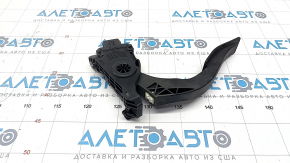 Porsche Macan 15- gas pedal