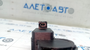 Heater valve Porsche Macan 15 - broken spout