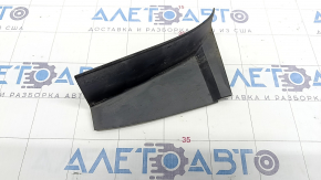 Outer wing light trim right VW Jetta 19 - broken fasteners