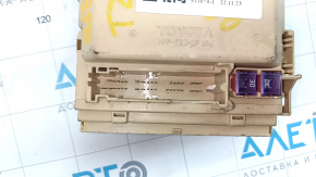 Fuse box under the dashboard Lexus ES350 07-12 housing is broken