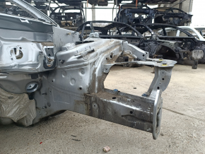 Front left quarter Porsche Macan 15-18 silver, on the body