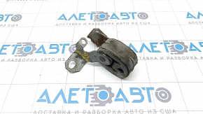 Bracket of the middle part of the exhaust pipe left Porsche Macan 15- with rubber