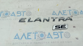 Emblem inscription Elantra SE trunk lid Hyundai Elantra AD 17-18