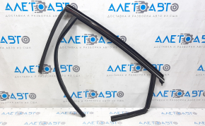 Upper rear left door molding Ford Fusion mk5 13-20 chrome with glass seal, minor scratches, for polishing