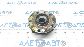Front left hub VW Jetta 19- GLI rusty