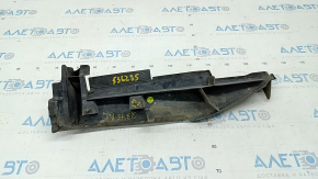 Wing seal hood-wing right Audi Q3 8U 15-18 tear, broken guide