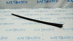 Windshield molding right Audi Q3 8U 15-18 crack