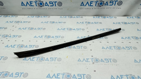 Windshield molding right Audi Q3 8U 15-18 crack