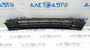 Central grille front bumper VW Passat b8 16-19 USA pokes on chrome