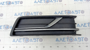 Front bumper grille side right VW Passat b8 16-19 USA without fog lights, cracked, bumps on chrome