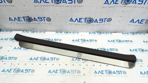 Front left threshold trim Toyota Solara 2.4 04-08 with chrome trim, trim peeled off, chrome worn
