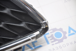 Ford Focus mk3 15-18 radiator grille rest chrome frame, cracked chrome, chips, missing fragment